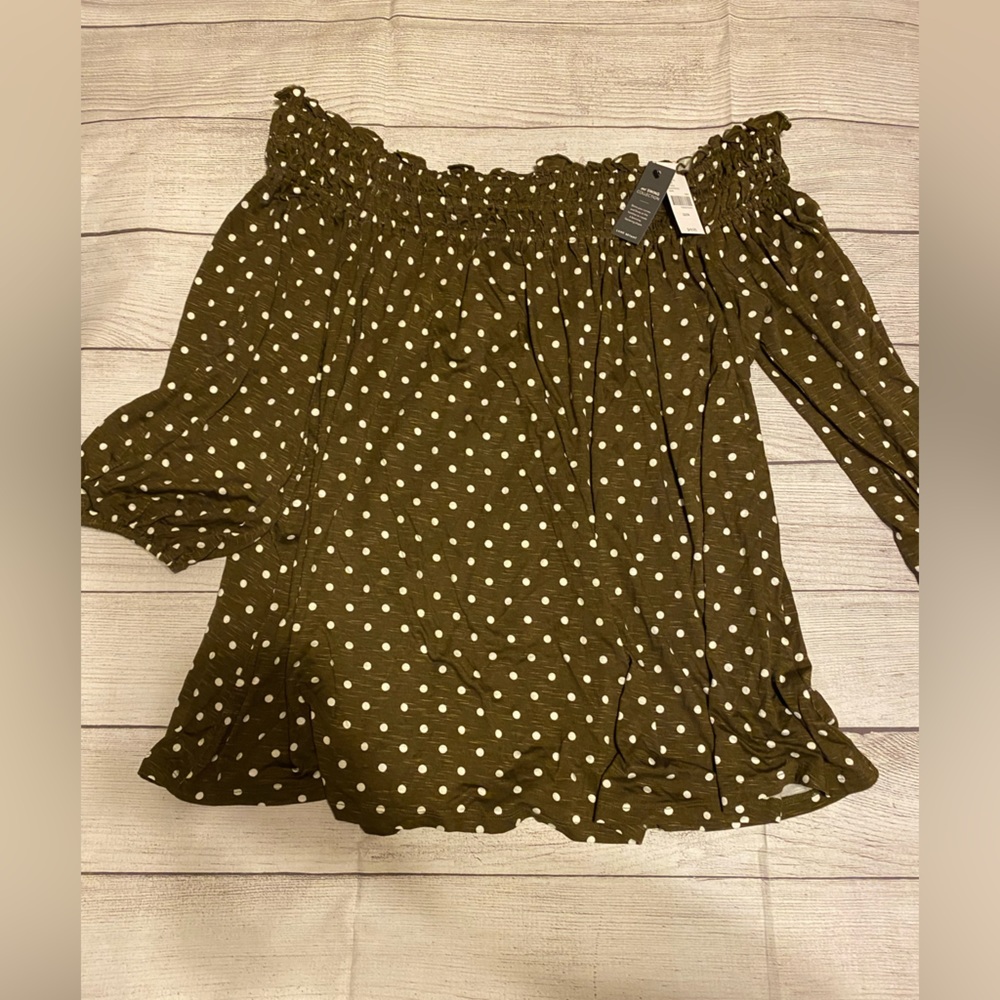 🌼 polkadot cold shoulder blouse